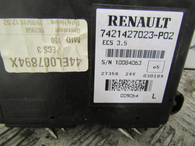 RENAULT MIDLUM DXI ECS CONTROL UNIT P/NO 7421427023-PO2 - Sistema eléctrico para Camión: foto 2 RENAULT MIDLUM DXI ECS CONTROL UNIT P/NO 7421427023-PO2 - Sistema eléctrico para Camión: foto 2