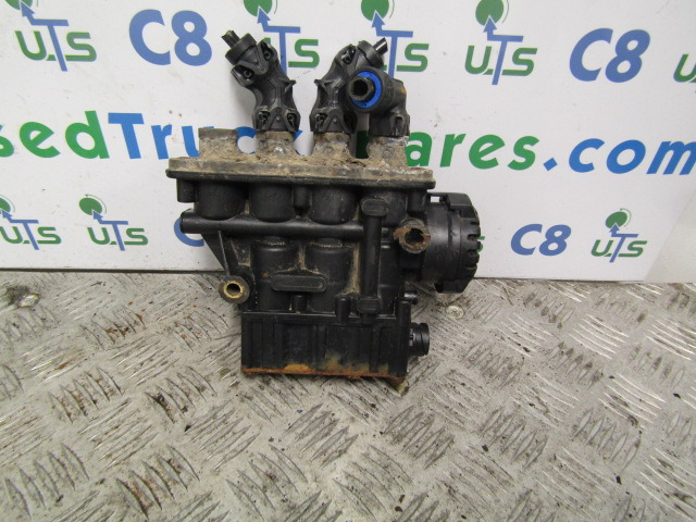 RENAULT MIDLUM DXI ELC HIGHT CONTROL VALVE ‘KNORR-BREMSE’ P/NO K019820 - Sistema eléctrico para Camión: foto 1 RENAULT MIDLUM DXI ELC HIGHT CONTROL VALVE ‘KNORR-BREMSE’ P/NO K019820 - Sistema eléctrico para Camión: foto 1