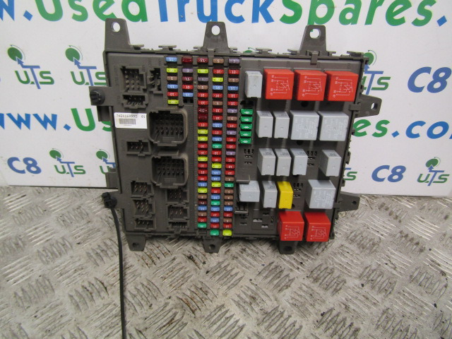 RENAULT MIDLUM DXI FUSE BOARD P/NO 7421169993-01 - Sistema eléctrico para Camión: foto 1 RENAULT MIDLUM DXI FUSE BOARD P/NO 7421169993-01 - Sistema eléctrico para Camión: foto 1