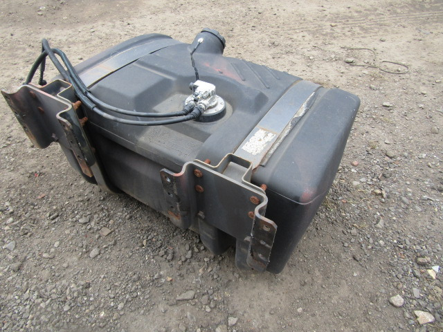 VOLVO FE FUEL TANK 300 LITRE P/NO 20823454 - Depósito de combustible para Camión: foto 2 VOLVO FE FUEL TANK 300 LITRE P/NO 20823454 - Depósito de combustible para Camión: foto 2
