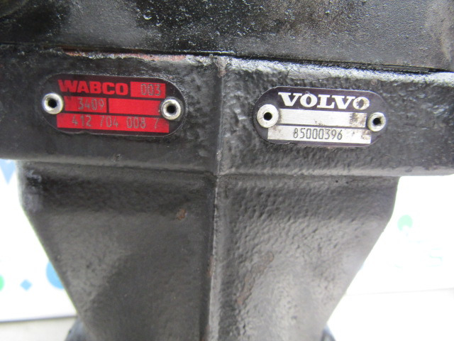 VOLVO FH D12D COMPRESSOR ‘WABCO’ P/NO’S 85000396/412 704 008 7 - Motor y piezas para Camión: foto 3 VOLVO FH D12D COMPRESSOR ‘WABCO’ P/NO’S 85000396/412 704 008 7 - Motor y piezas para Camión: foto 3