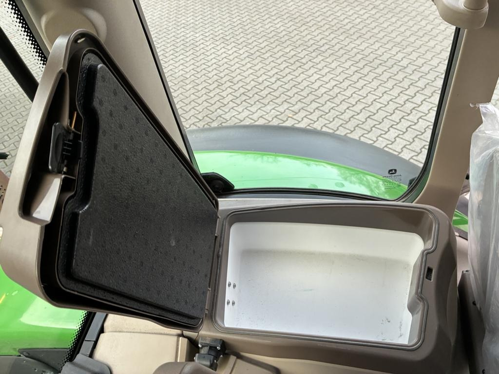 John Deere 6R150 - Tractor: foto 5 John Deere 6R150 - Tractor: foto 5