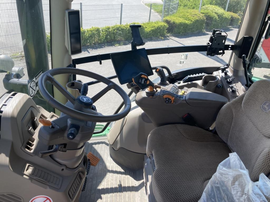 Tractor nuevo John Deere 6R215: foto 7