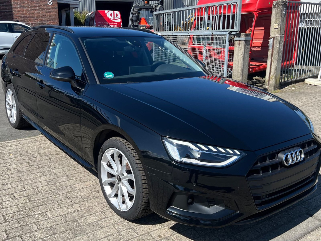 Audi A4 Avant 35 TFSI advanced Hybrid /Benzin AUTOMAT - Coche: foto 2 Audi A4 Avant 35 TFSI advanced Hybrid /Benzin AUTOMAT - Coche: foto 2