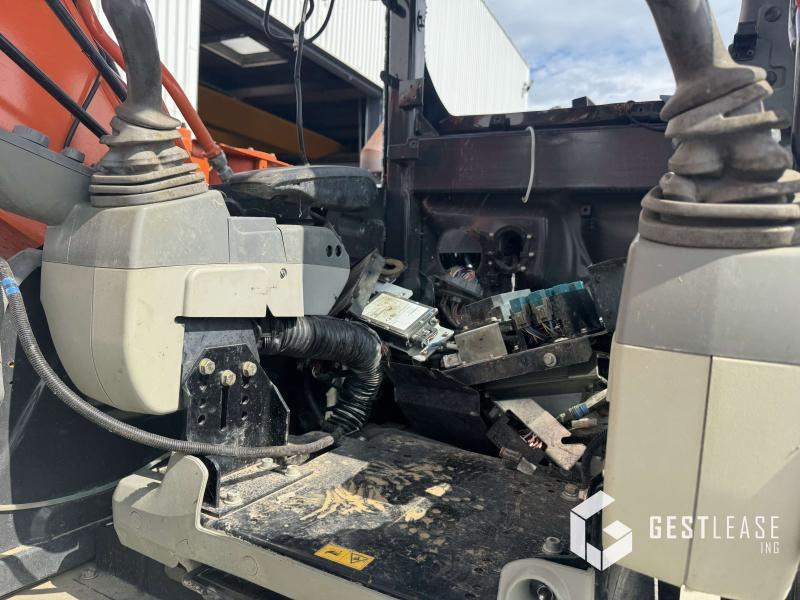 Excavadora de cadenas Hitachi ZX180LC-5B: foto 9