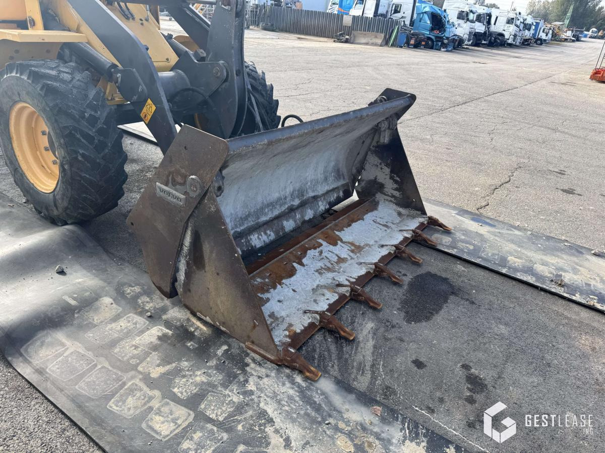 Volvo L30G - Cargadora de ruedas: foto 5 Volvo L30G - Cargadora de ruedas: foto 5