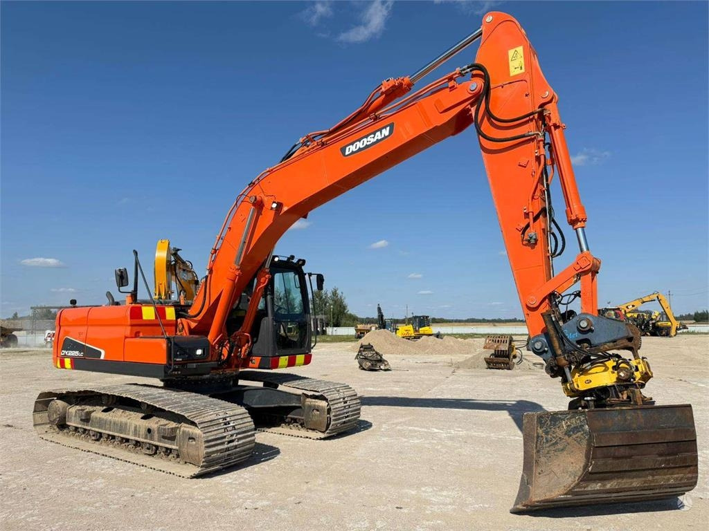 Doosan DX 225 LC ENGCON ROTOTILT TOP - Excavadora de cadenas: foto 1 Doosan DX 225 LC ENGCON ROTOTILT TOP - Excavadora de cadenas: foto 1