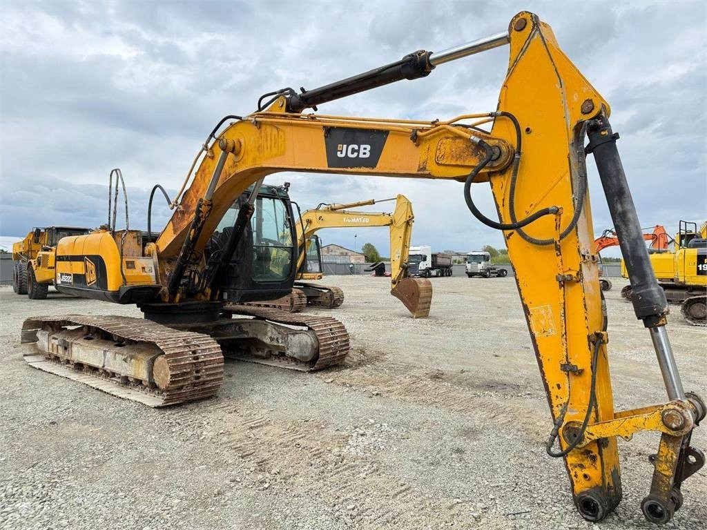 Excavadora de cadenas JCB JS 220 LC: foto 1