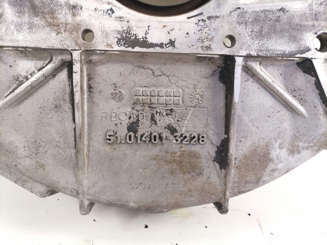 MAN Flywheel housing 51014013228 - Volante de inercia para Camión: foto 5 MAN Flywheel housing 51014013228 - Volante de inercia para Camión: foto 5