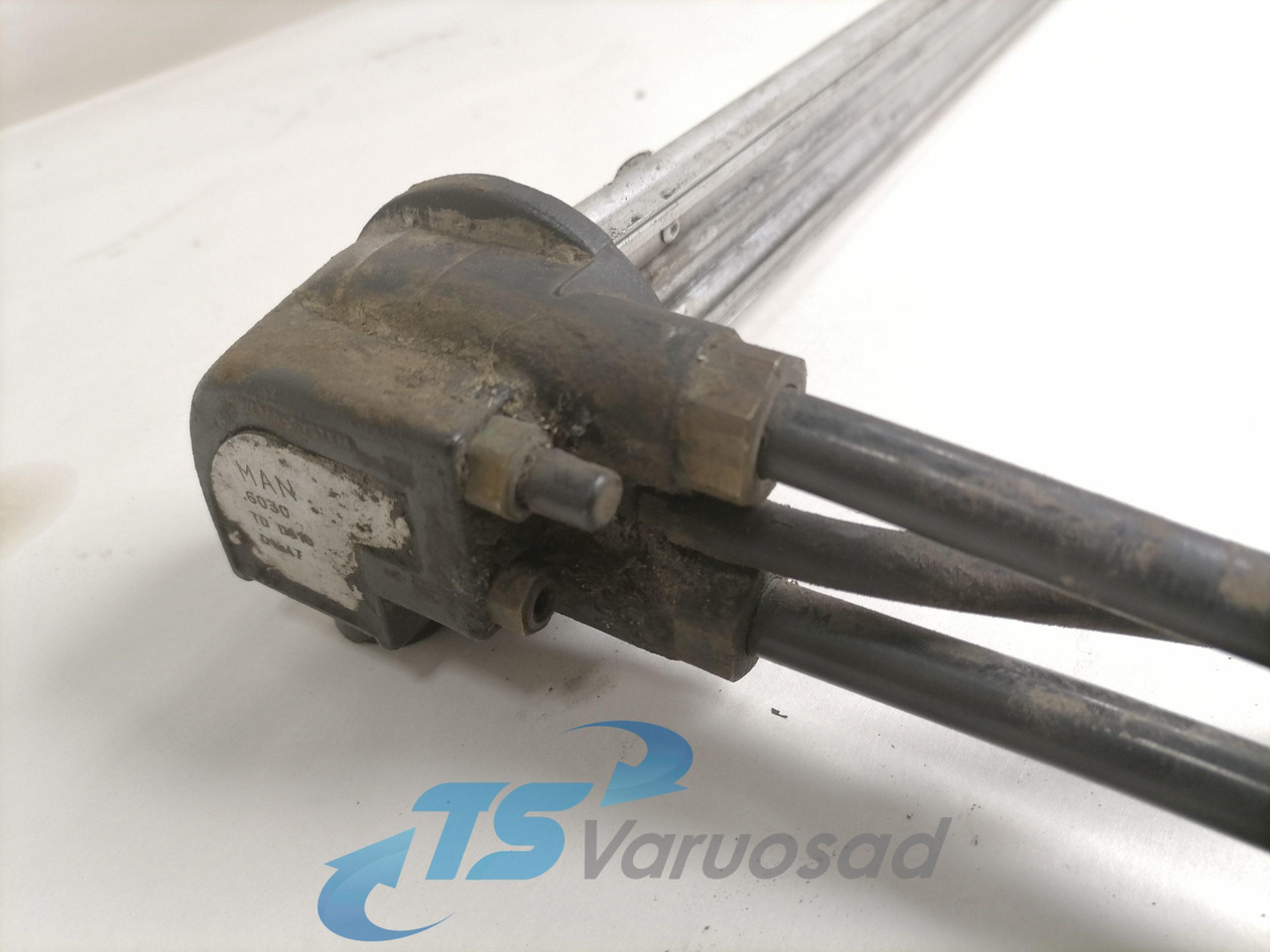 MAN Fuel pick up 6030 - Procesamiento de combustible para Camión: foto 3 MAN Fuel pick up 6030 - Procesamiento de combustible para Camión: foto 3