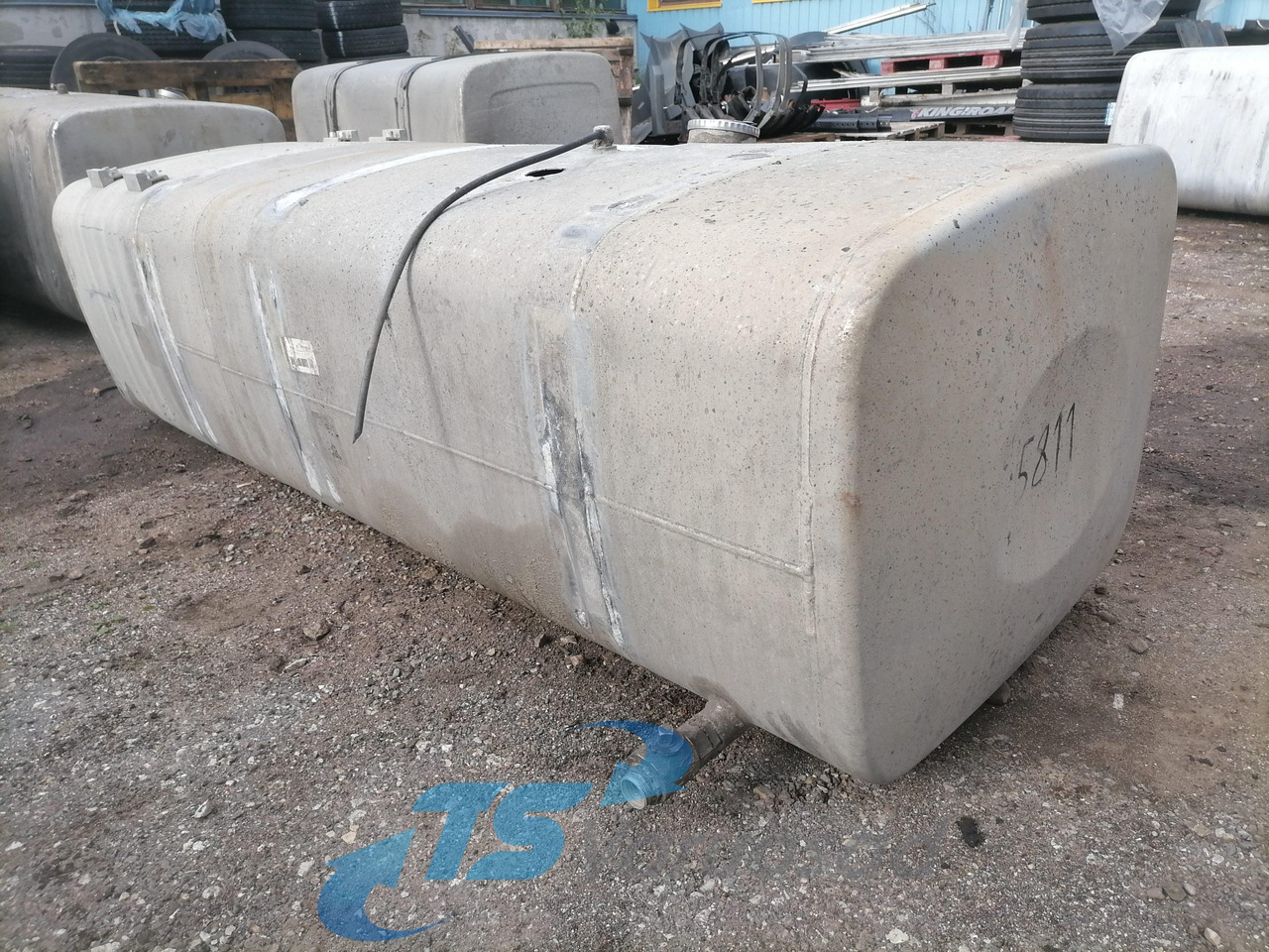 MAN Kütusepaak 710L 81122015712 - Depósito de combustible para Camión: foto 4 MAN Kütusepaak 710L 81122015712 - Depósito de combustible para Camión: foto 4