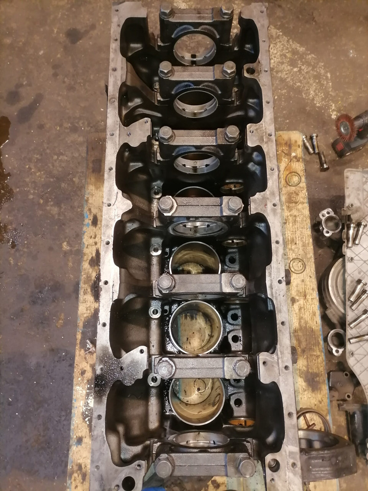 MAN Mootoriplokk MAN D2876 51011013340 - Motor y piezas para Camión: foto 2 MAN Mootoriplokk MAN D2876 51011013340 - Motor y piezas para Camión: foto 2