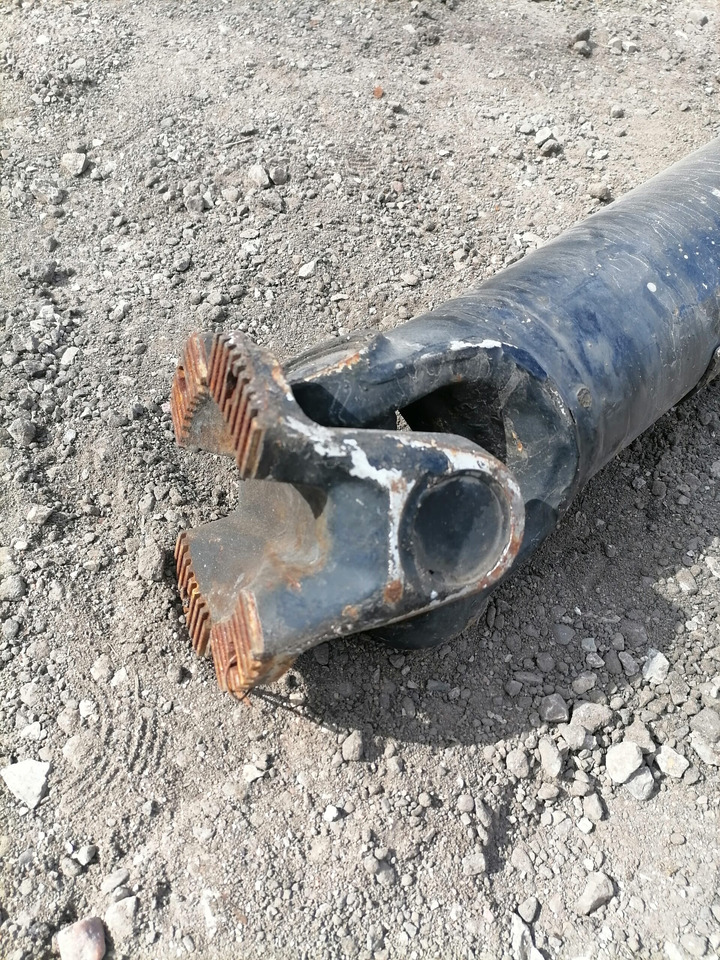 MAN Propeller shaft 81393326219 - Árbol de transmisión para Camión: foto 4 MAN Propeller shaft 81393326219 - Árbol de transmisión para Camión: foto 4