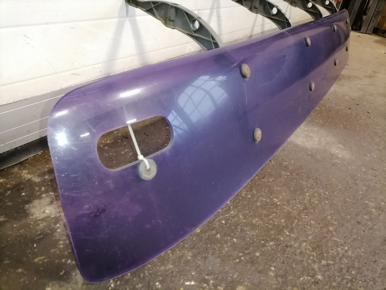 MAN Sun visor 81637010032 - Carrocería y exterior para Camión: foto 3 MAN Sun visor 81637010032 - Carrocería y exterior para Camión: foto 3