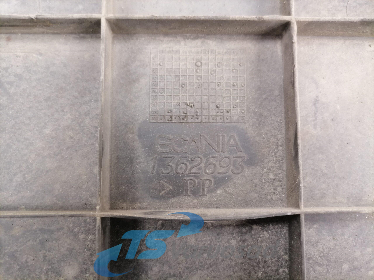 Scania Battery cover 1362693 - Acumulador para Camión: foto 4 Scania Battery cover 1362693 - Acumulador para Camión: foto 4