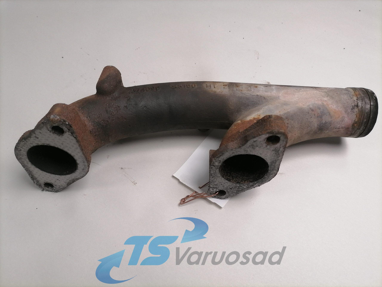 Scania Exhaust mainfold 1374099 - Colector de escape para Camión: foto 2 Scania Exhaust mainfold 1374099 - Colector de escape para Camión: foto 2