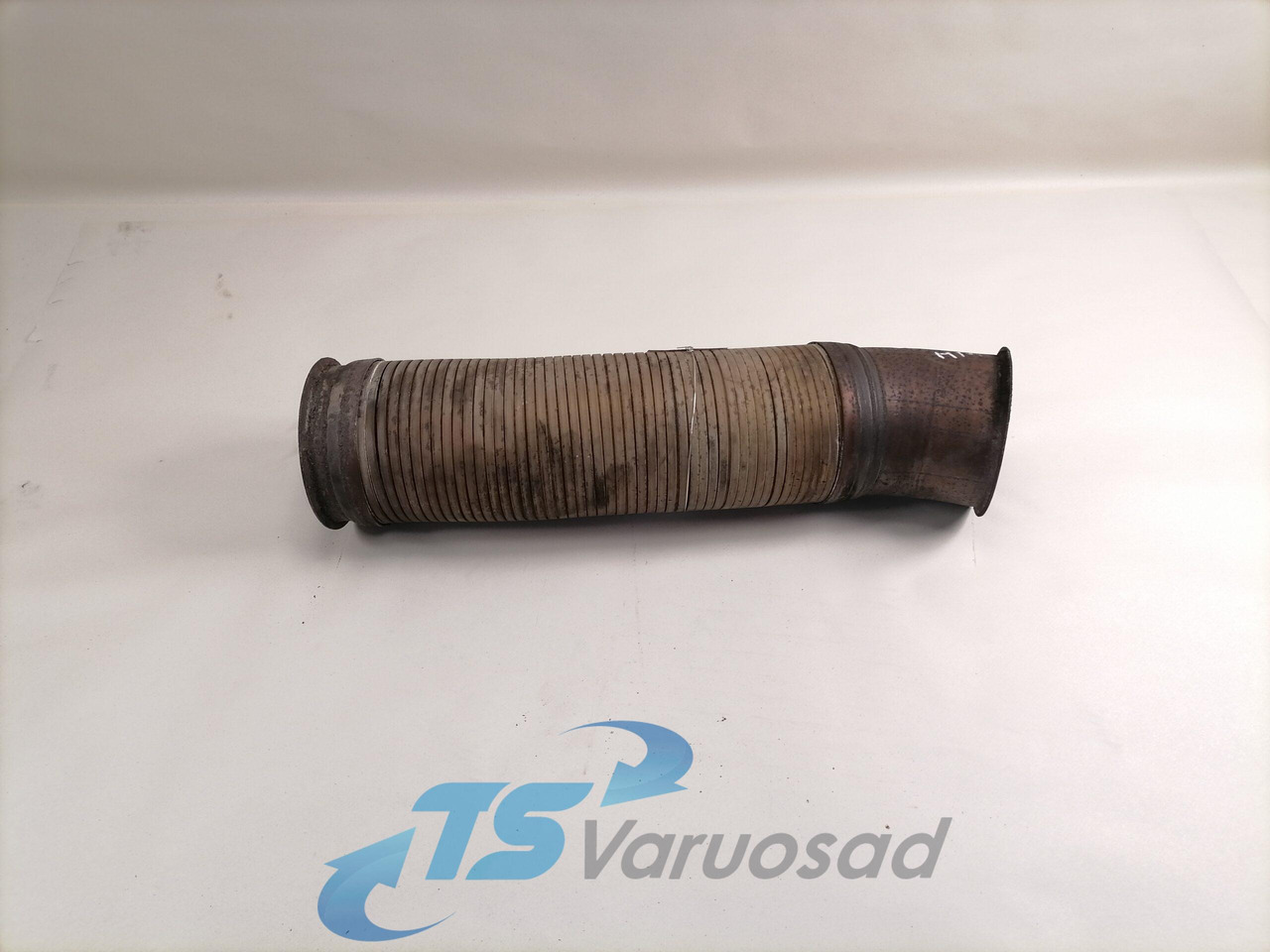 Scania Exhaust pipe 1529474 - Silenciador para Camión: foto 1 Scania Exhaust pipe 1529474 - Silenciador para Camión: foto 1