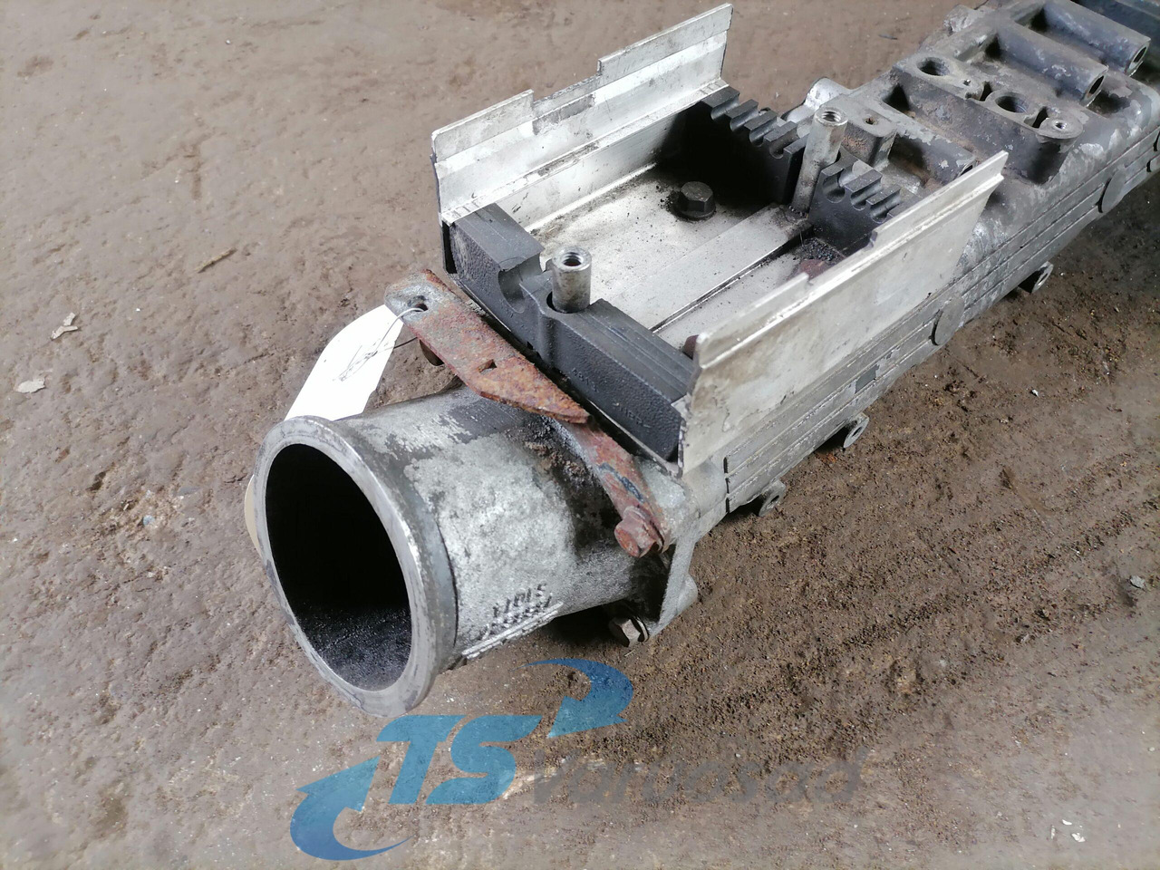 Scania Intake mainfold 1390209 - Colector de admisión para Camión: foto 4 Scania Intake mainfold 1390209 - Colector de admisión para Camión: foto 4