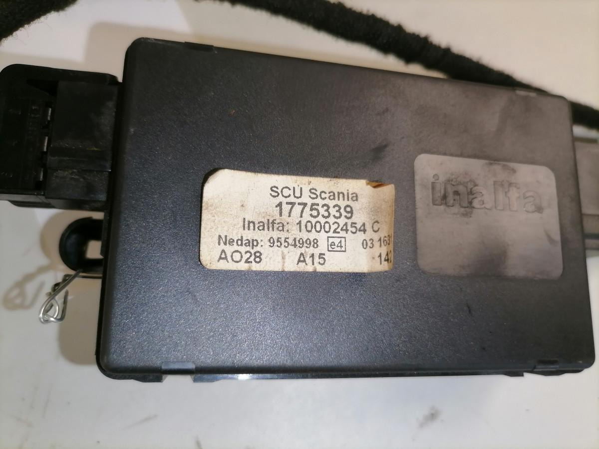 Scania Juhtplokk, katuseluuk 1775339 - Unidad de control para Camión: foto 4 Scania Juhtplokk, katuseluuk 1775339 - Unidad de control para Camión: foto 4