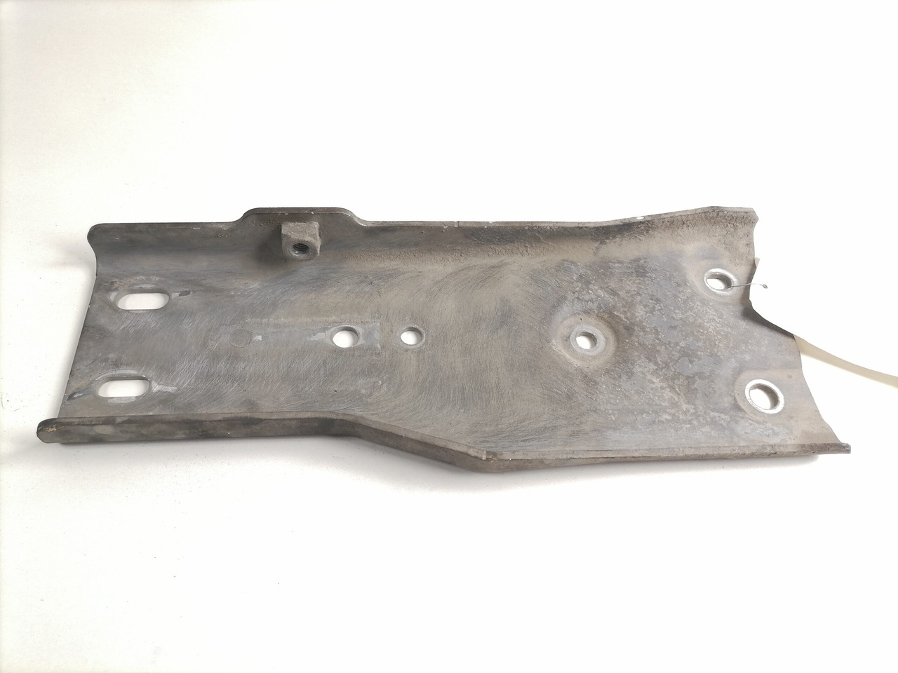 Scania Muffler carrier 1497658 - Silenciador para Camión: foto 3 Scania Muffler carrier 1497658 - Silenciador para Camión: foto 3