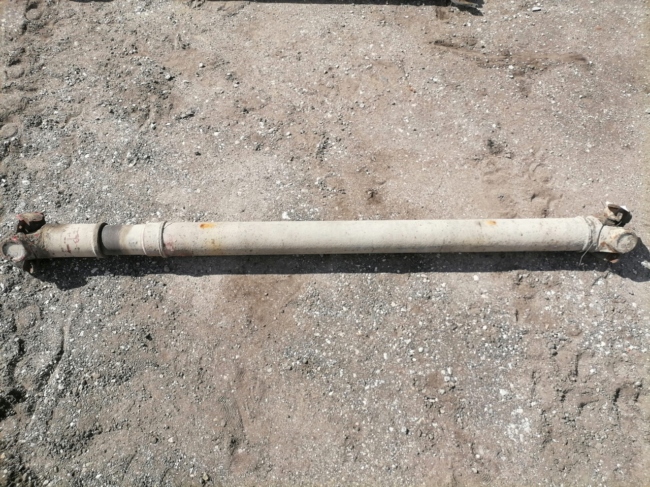 Scania Propeller shaft 1758613 - Árbol de transmisión para Camión: foto 2 Scania Propeller shaft 1758613 - Árbol de transmisión para Camión: foto 2