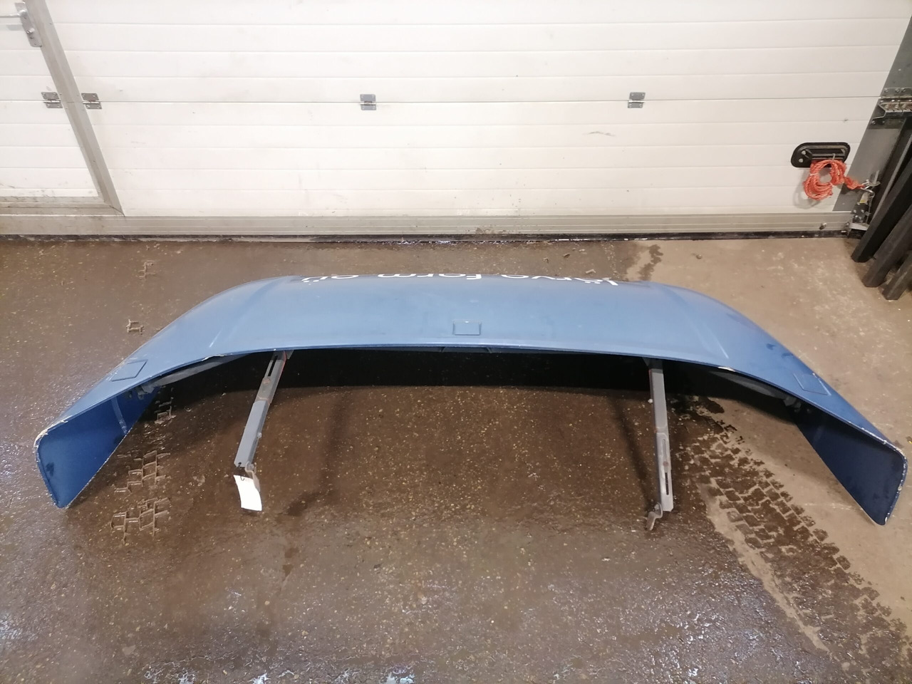 Scania Scania cab wind deflector, roof 1757973 - Aerodinámica/ Spoiler para Camión: foto 2 Scania Scania cab wind deflector, roof 1757973 - Aerodinámica/ Spoiler para Camión: foto 2