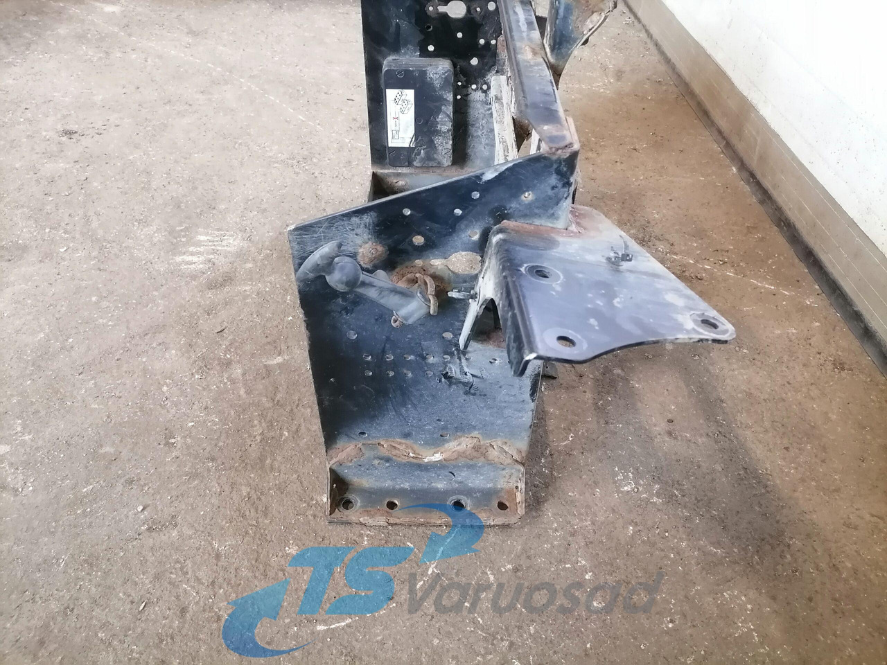 Volvo Battery box 82242391 - Acumulador para Camión: foto 4 Volvo Battery box 82242391 - Acumulador para Camión: foto 4