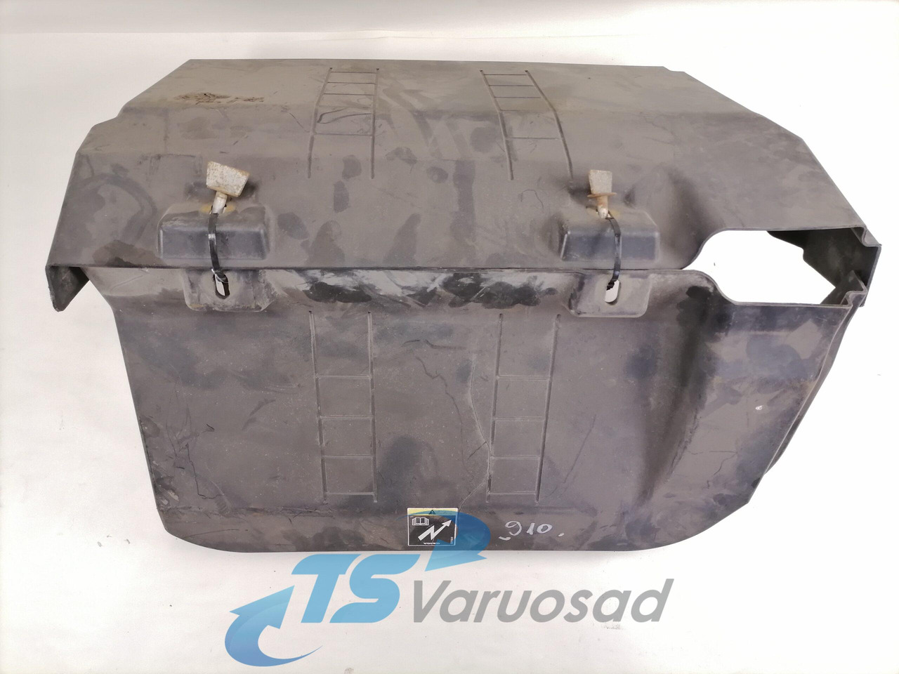 Volvo Battery cover 21924923 - Acumulador para Camión: foto 2 Volvo Battery cover 21924923 - Acumulador para Camión: foto 2