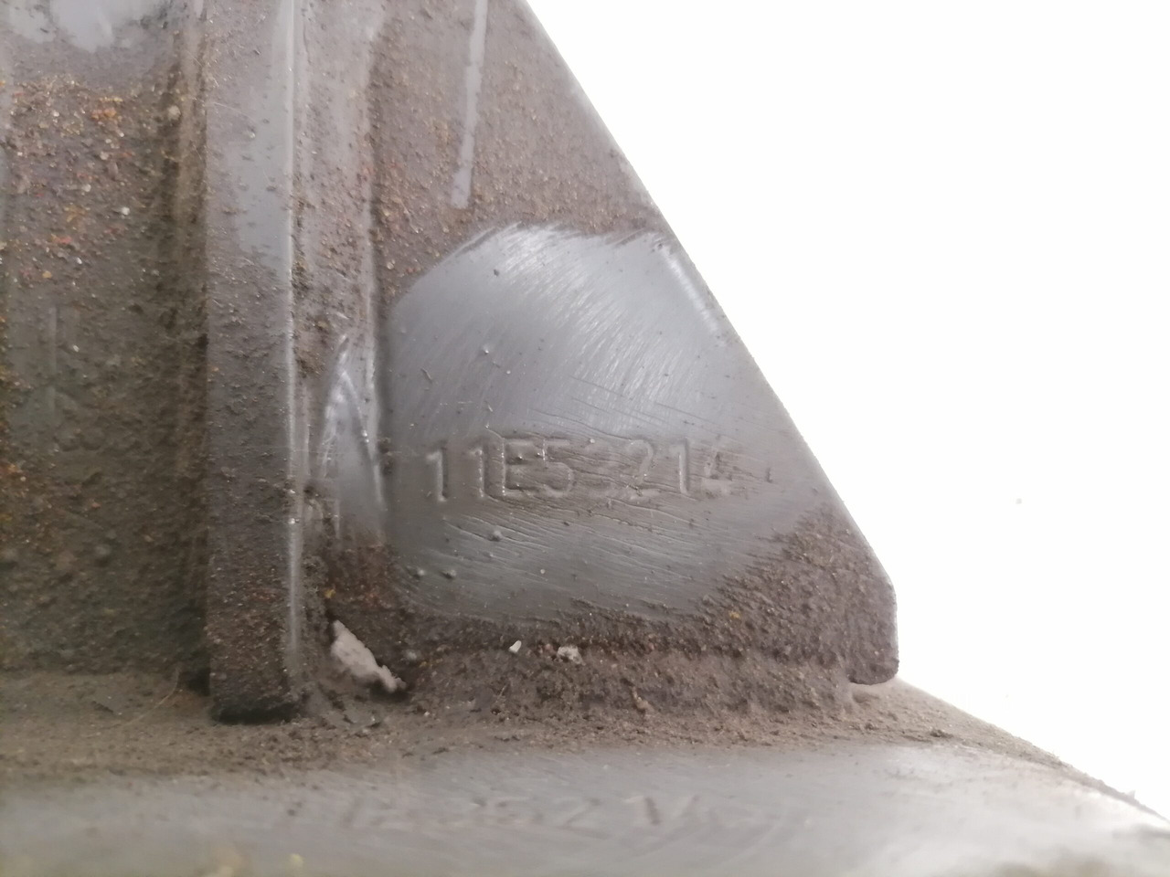 Volvo Bumper bracket 82928883 - Parachoques para Camión: foto 5 Volvo Bumper bracket 82928883 - Parachoques para Camión: foto 5