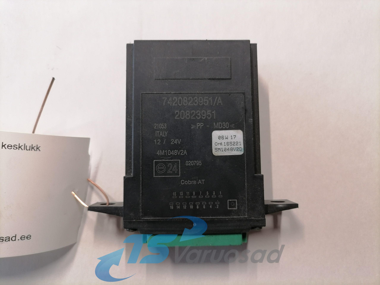 Volvo Ecu, door lock 20823951 - Unidad de control para Camión: foto 2 Volvo Ecu, door lock 20823951 - Unidad de control para Camión: foto 2