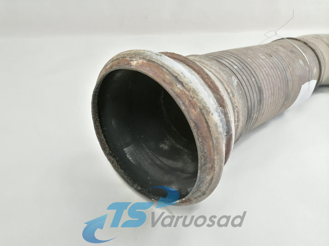 Volvo Exhaust pipe 22327400 - Silenciador para Camión: foto 2 Volvo Exhaust pipe 22327400 - Silenciador para Camión: foto 2