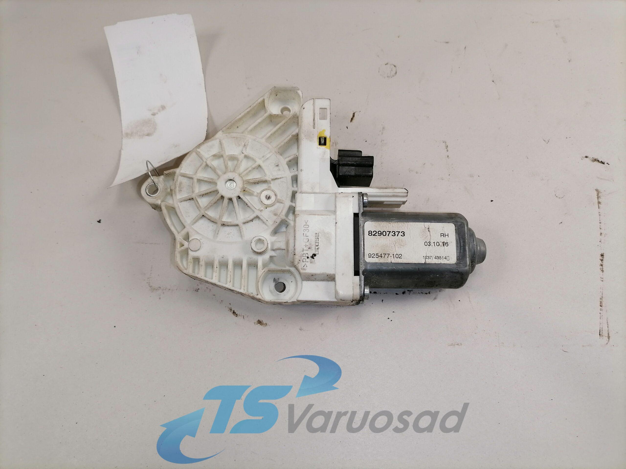 Volvo Glass lift 82907373 - Ventana y piezas para Camión: foto 1 Volvo Glass lift 82907373 - Ventana y piezas para Camión: foto 1