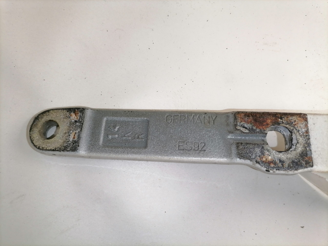 Volvo Iluvõre kandurhing 82320177 - Parrilla para Camión: foto 3 Volvo Iluvõre kandurhing 82320177 - Parrilla para Camión: foto 3