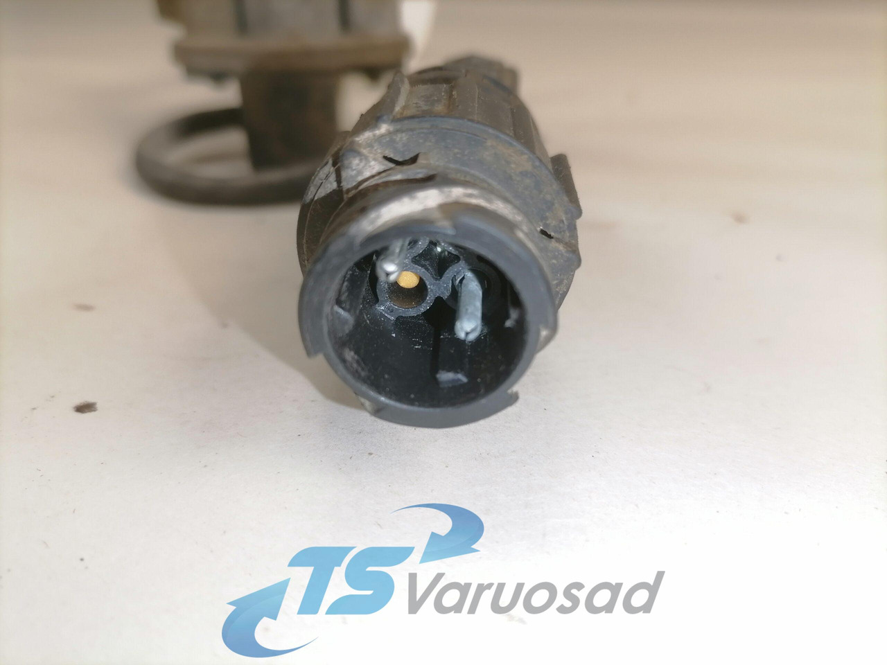 Volvo Kabiini tõstemehhanismi lüliti 20429430 - Suspensión de cabina para Camión: foto 2 Volvo Kabiini tõstemehhanismi lüliti 20429430 - Suspensión de cabina para Camión: foto 2