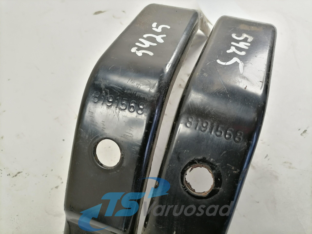 Volvo Kabiini tuulesuunaja kandur 8191568 - Aerodinámica/ Spoiler para Camión: foto 2 Volvo Kabiini tuulesuunaja kandur 8191568 - Aerodinámica/ Spoiler para Camión: foto 2