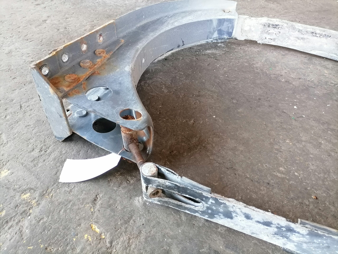 Volvo Kütusepaagi kandur, Volvo 20526488 - Depósito de combustible para Camión: foto 5 Volvo Kütusepaagi kandur, Volvo 20526488 - Depósito de combustible para Camión: foto 5