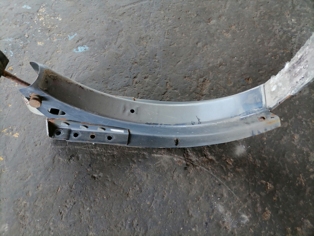 Volvo Kütusepaagi kandur, Volvo 20526488 - Depósito de combustible para Camión: foto 4 Volvo Kütusepaagi kandur, Volvo 20526488 - Depósito de combustible para Camión: foto 4