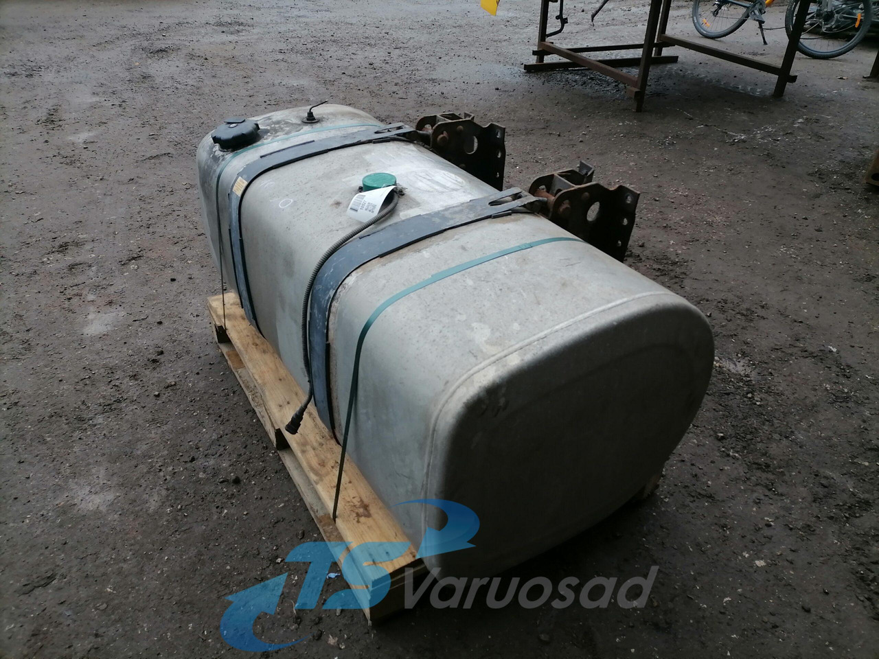 Volvo Kütusepaak 415L 20504491 - Depósito de combustible para Camión: foto 4 Volvo Kütusepaak 415L 20504491 - Depósito de combustible para Camión: foto 4