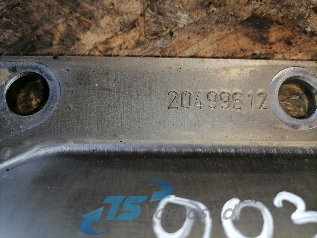 Volvo Ladder frame 20499612 - Cárter de aceite para Camión: foto 4 Volvo Ladder frame 20499612 - Cárter de aceite para Camión: foto 4