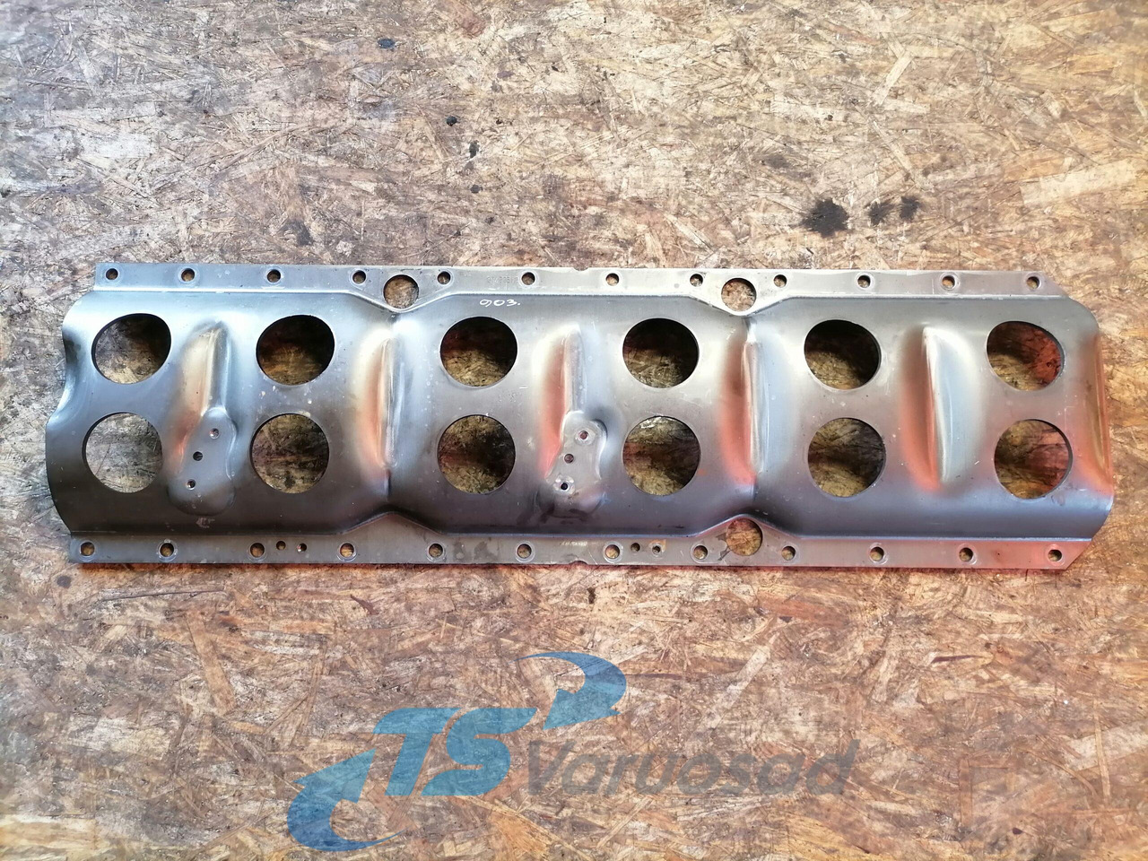 Volvo Ladder frame 20499612 - Cárter de aceite para Camión: foto 2 Volvo Ladder frame 20499612 - Cárter de aceite para Camión: foto 2