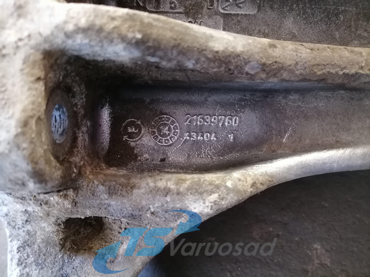 Volvo Muffler carrier 21639760 - Silenciador para Camión: foto 3 Volvo Muffler carrier 21639760 - Silenciador para Camión: foto 3