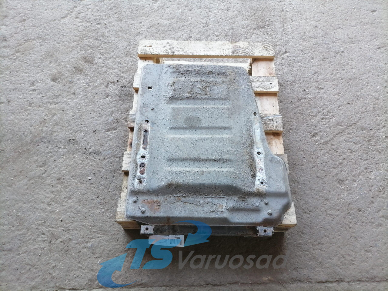 Volvo Muffler cover 22223840 - Silenciador para Camión: foto 1 Volvo Muffler cover 22223840 - Silenciador para Camión: foto 1
