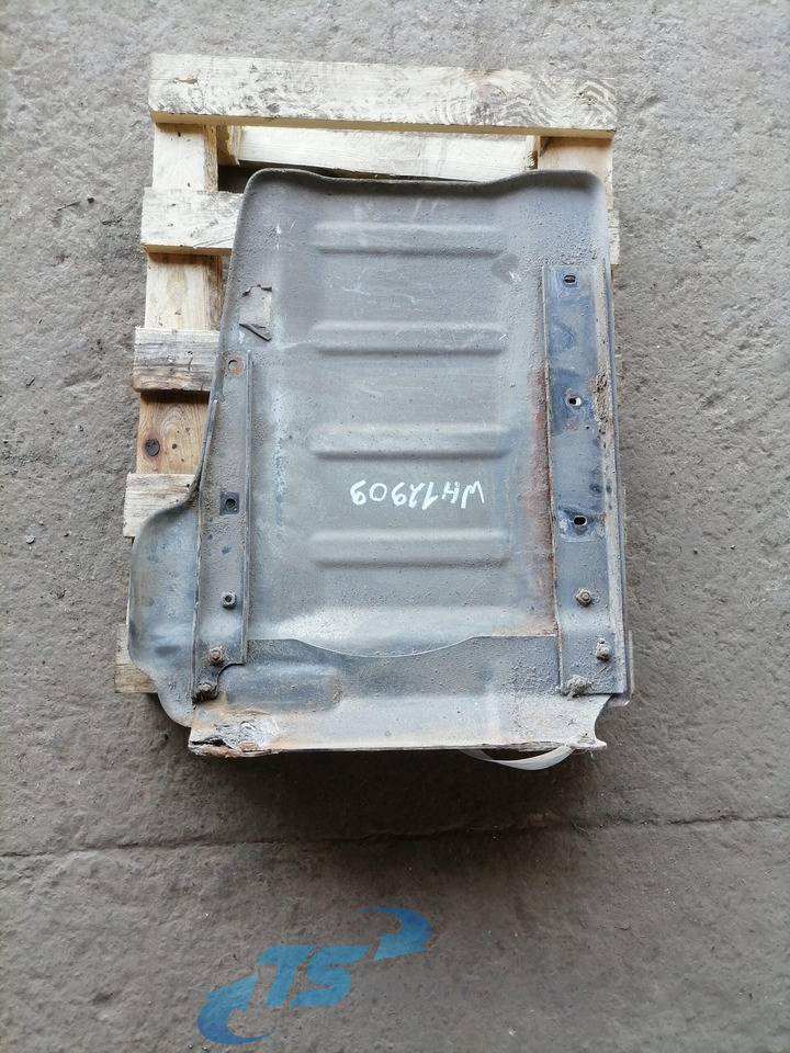 Volvo Muffler cover 22223840 - Silenciador para Camión: foto 2 Volvo Muffler cover 22223840 - Silenciador para Camión: foto 2