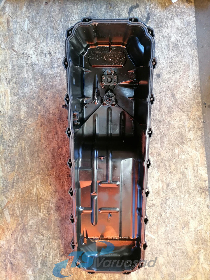 Volvo Oil sump 20493972 - Cárter de aceite para Camión: foto 3 Volvo Oil sump 20493972 - Cárter de aceite para Camión: foto 3