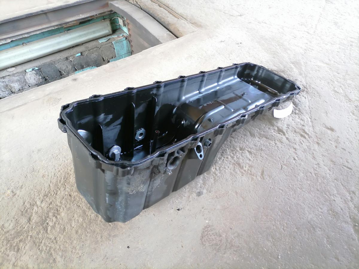 Volvo Oil sump 20720870 - Cárter de aceite para Camión: foto 5 Volvo Oil sump 20720870 - Cárter de aceite para Camión: foto 5