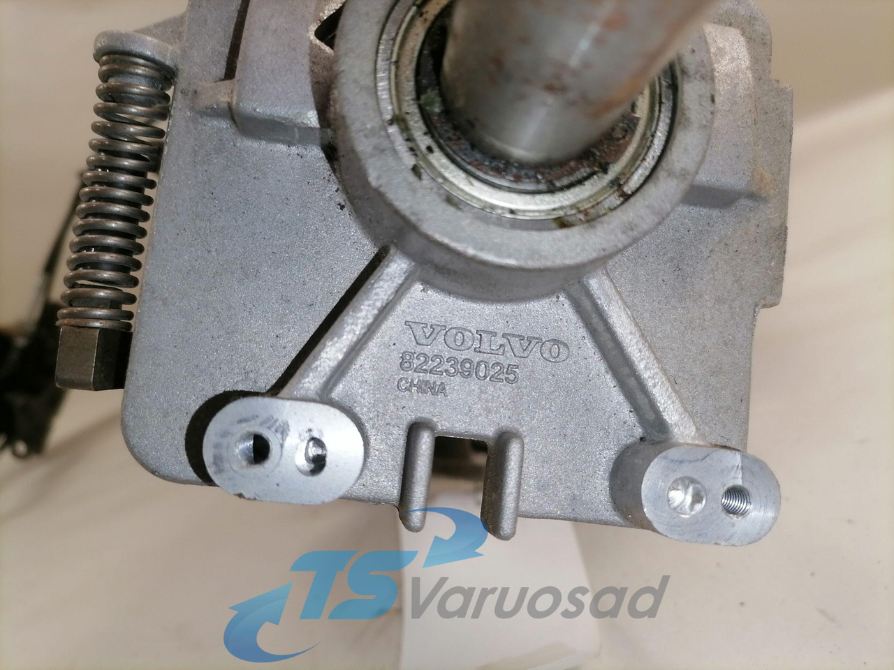Volvo Roolisammas 84415390 - Columna de dirección para Camión: foto 4 Volvo Roolisammas 84415390 - Columna de dirección para Camión: foto 4