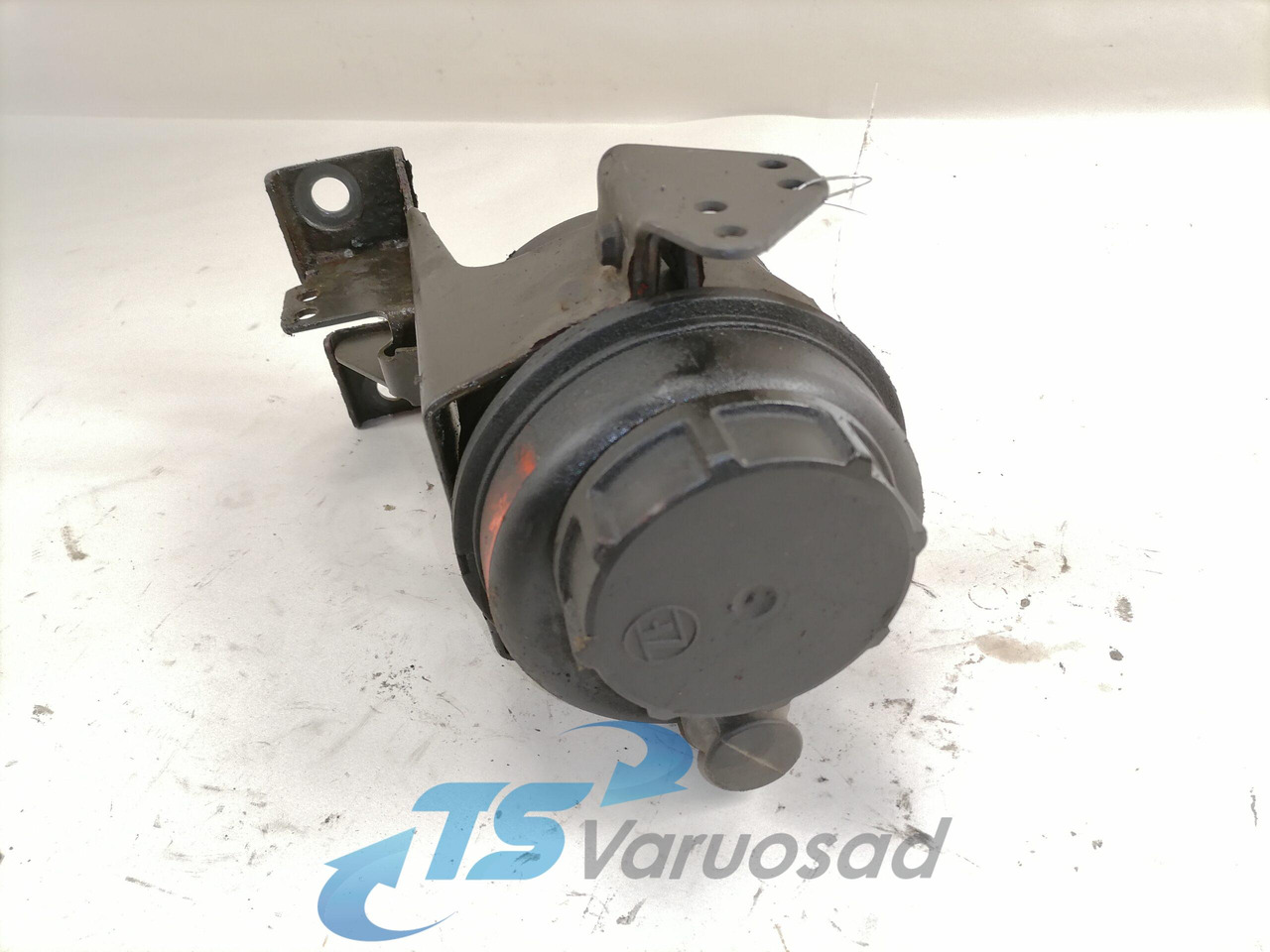 Volvo Steering oil tank+ bracket 1592945 - Manguera de dirección para Camión: foto 3 Volvo Steering oil tank+ bracket 1592945 - Manguera de dirección para Camión: foto 3