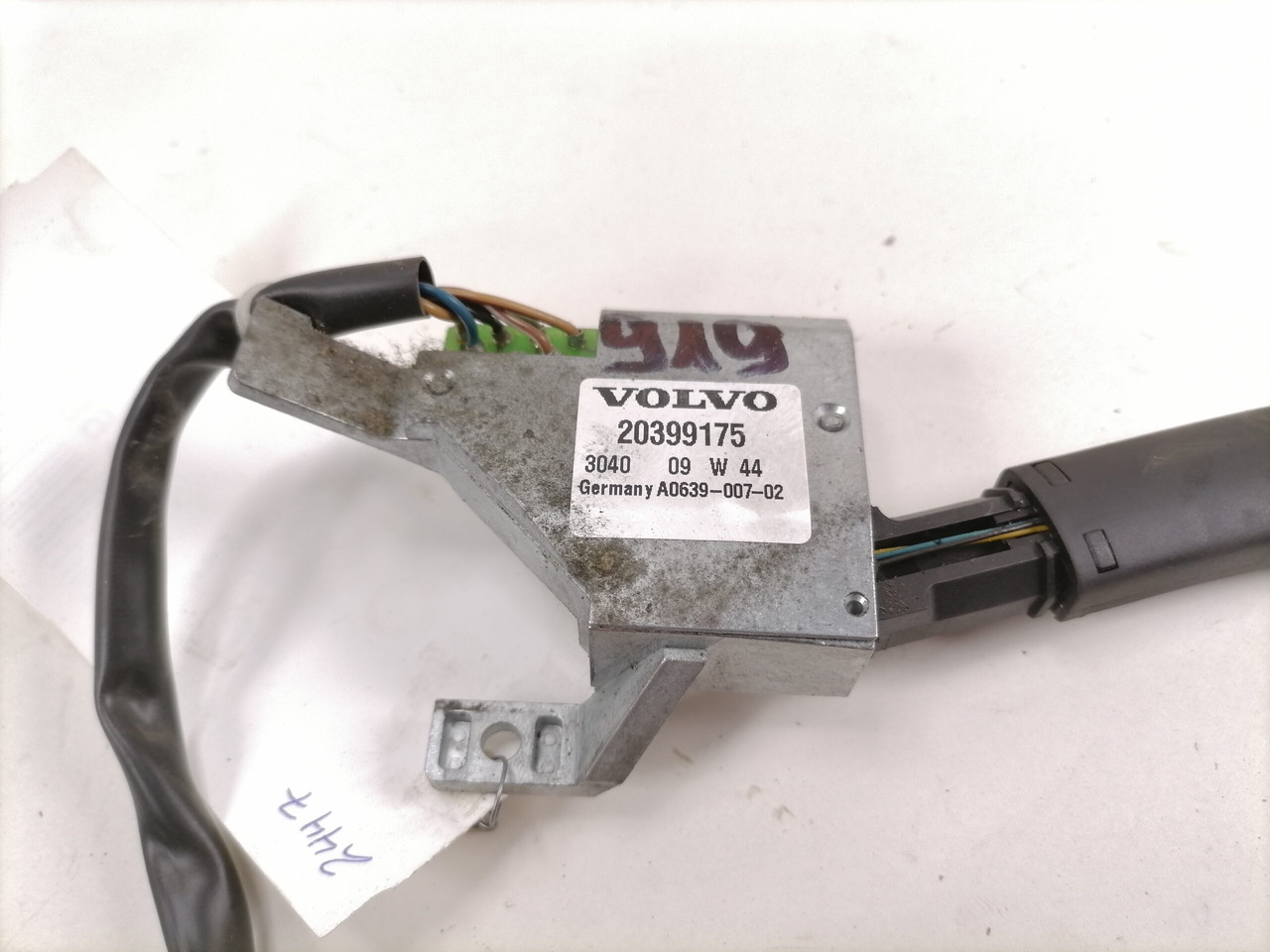 Volvo Switch 20399175 - Sistema eléctrico para Camión: foto 3 Volvo Switch 20399175 - Sistema eléctrico para Camión: foto 3