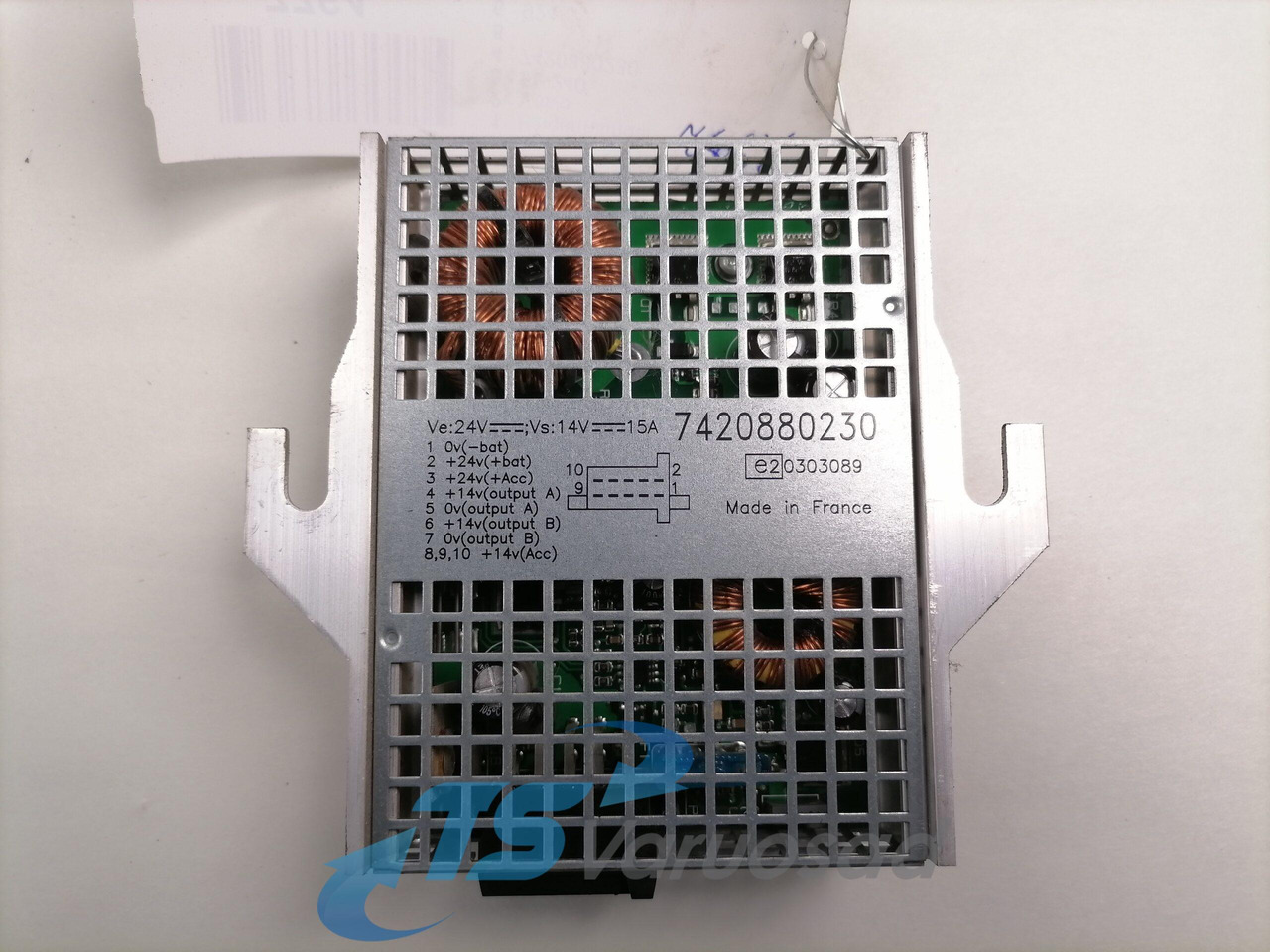 Volvo Voltage converter 7420880230 - Sistema eléctrico para Camión: foto 3 Volvo Voltage converter 7420880230 - Sistema eléctrico para Camión: foto 3