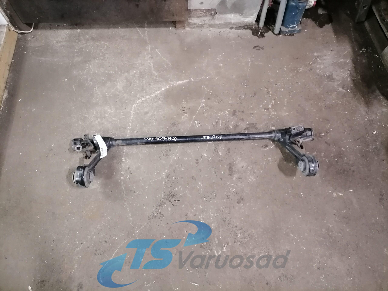 Volvo Volvo FH kabiini torsioonvarras 21750162 - Suspensión de cabina para Camión: foto 1 Volvo Volvo FH kabiini torsioonvarras 21750162 - Suspensión de cabina para Camión: foto 1
